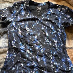 Barco One Women's Black V-Neck Top with Blue Iridescent Print